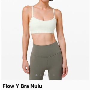 Lululemon flow Y sports bra